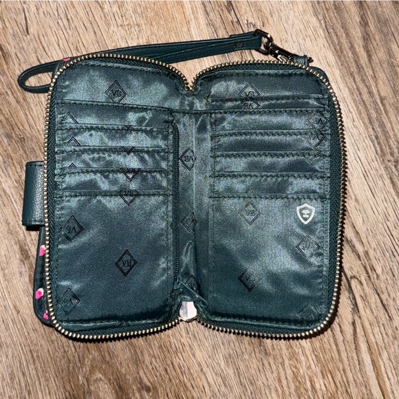 Vera Bradley • RFID Falling Flowers Wallet - Picture 2 of 7